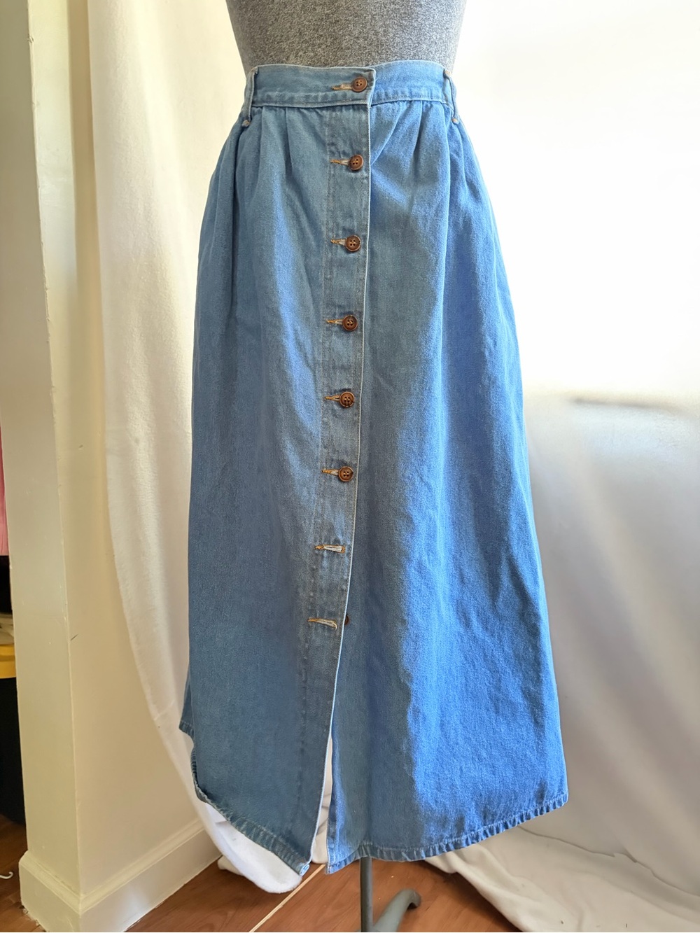 Vtg light wash denim full button-front skirt